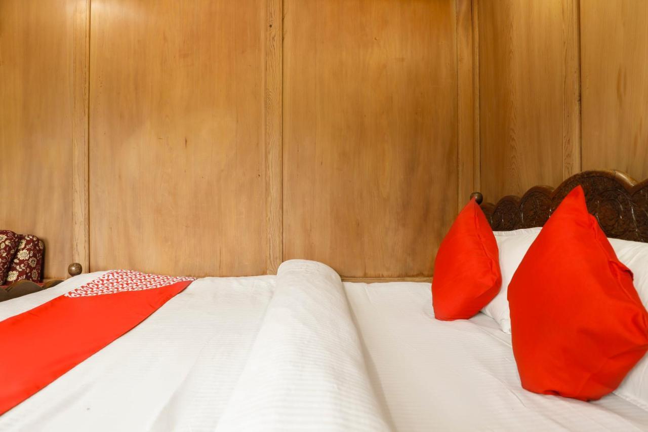 Hotel Oyo New Lucifer House Boat Srīnagar Exterior foto