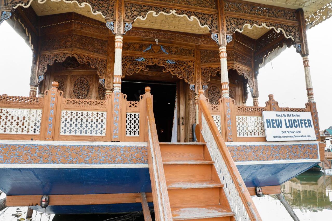 Hotel Oyo New Lucifer House Boat Srīnagar Exterior foto